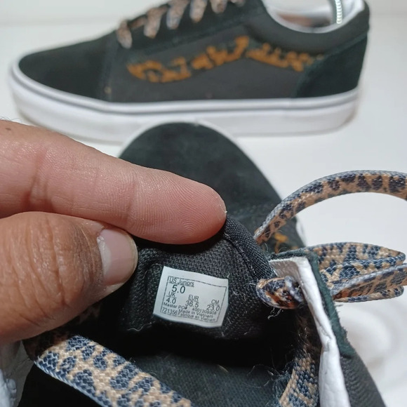 VANS OFF THE WALL OLD SKOOL GIRLS KIDS BLACK CHETAH SUEDE SKATER SHOES SIZE 5 KI - Picture 9 of 9